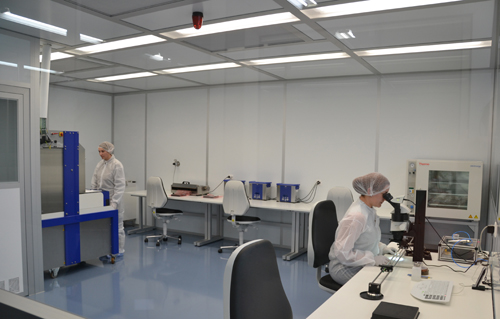 Image of Clean Room ISO 7 with insight to the room
